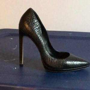 Ladies Black Pump